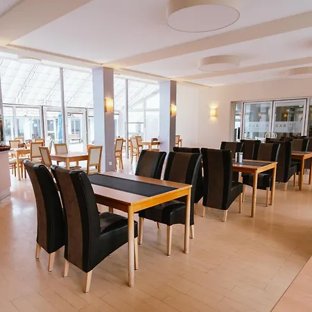 Hotel B-vier 3*